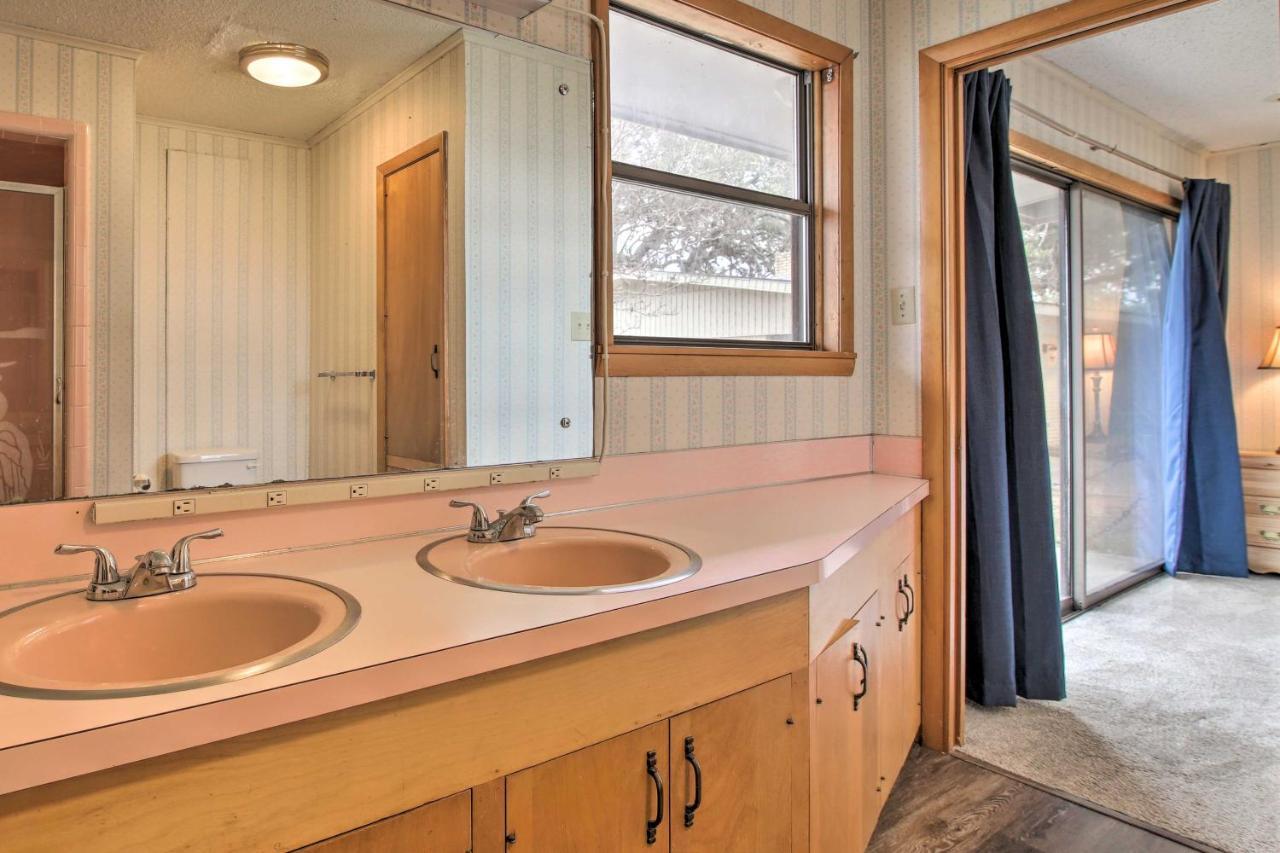 Rustic Lake Buchanan Hideaway With Game Room And Grill Tow Exteriör bild